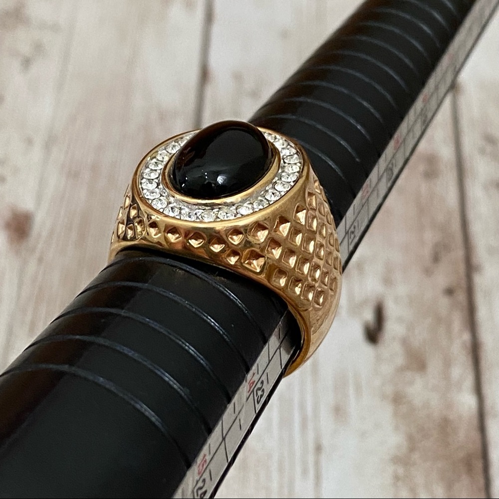 Unsigned Black Onyx Oval Cabochon CZ Stone Gold-tone Men’s Fashion Ring - Picture 12 of 16